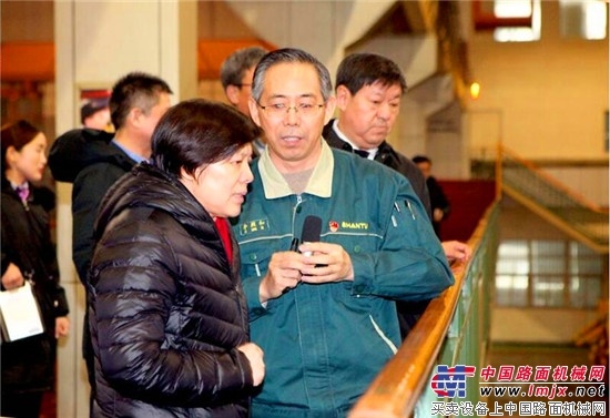 山东省副省长任爱荣一行来山推调研