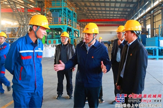 玉林市市長韋韜到玉柴配司調研柴油機關鍵零部件製造與開發項目