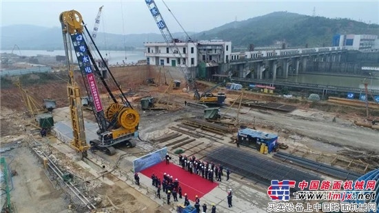 广东水电二局股份有限公司宝峨铣槽机交机仪式在韶关举行 