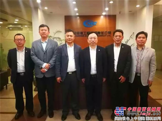 中交西筑董事长杨向阳在卡拉奇会见中国港湾办事处总经理王小平