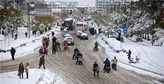 冰天雪地通行难 盖尔除雪显神威