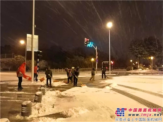 暴雪！零下4度！山猫与他们一起感动中国