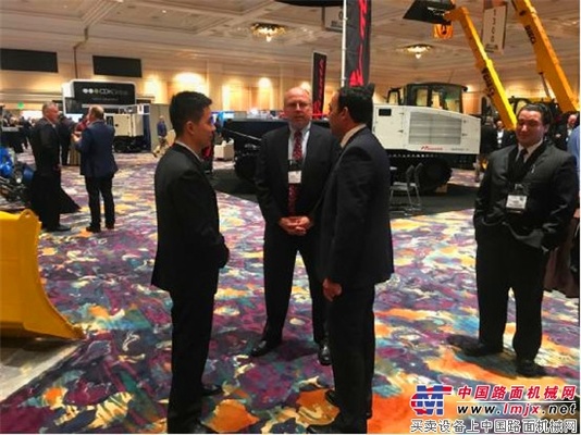 山推参展北美工程机械AED峰会暨CONDEX展会