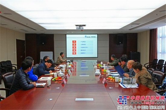 廣西欽州濱海元宇投資有限公司領導來陝建機股份參觀考察