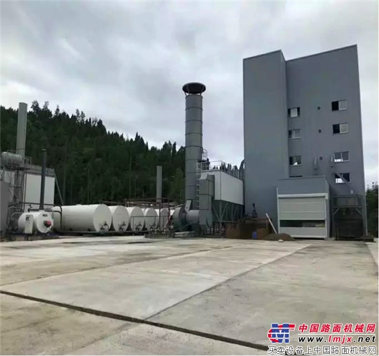 江陰鑫海公路機械材料環保型瀝青攪拌設備的優勢性