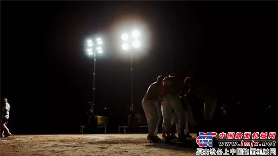 棒球队的小伙子们，你们竟然这样对待阿特拉斯·科普柯照明灯车？