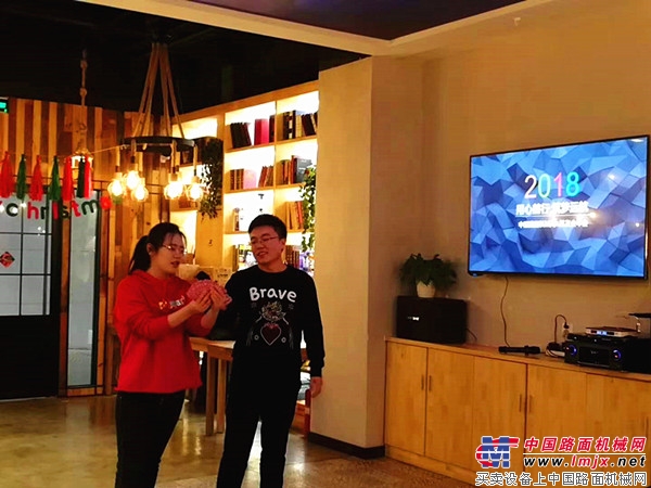 用心前行 筑梦远航 中国路面机械网&机友会举行2018年年会
