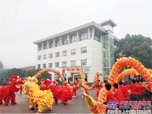 中联重科2018开门迎春 超亿元新品红火发往海内外