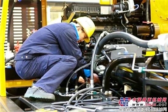 三一集团开工第一天：赶生产、领红包，喜迎新春好彩头