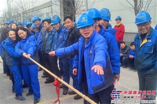 陕建机股份铆焊一车间举行“迎新年”文体活动