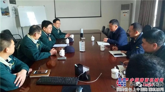 山东临工马总一行莅临山推传动拜年交流