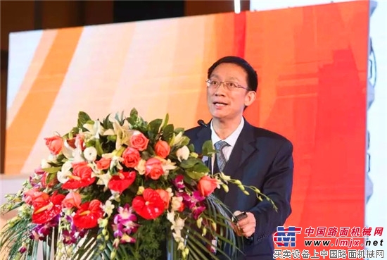 山推第八届海外代理商年会在广州隆重召开
