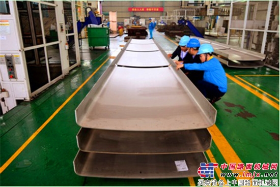 纺机行业设备转型升级 材料加工迎来发展机遇