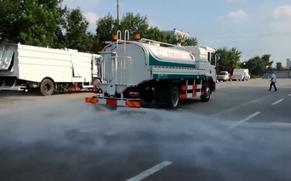 同辉汽车 洒水车作业视频