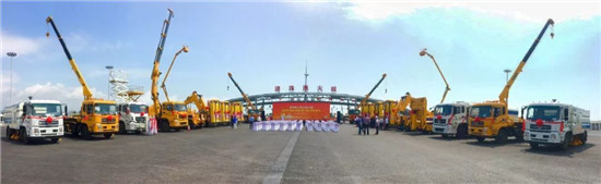 携手亮相港珠澳！徐工集团成套化“重器”交付世界最大跨海大桥！