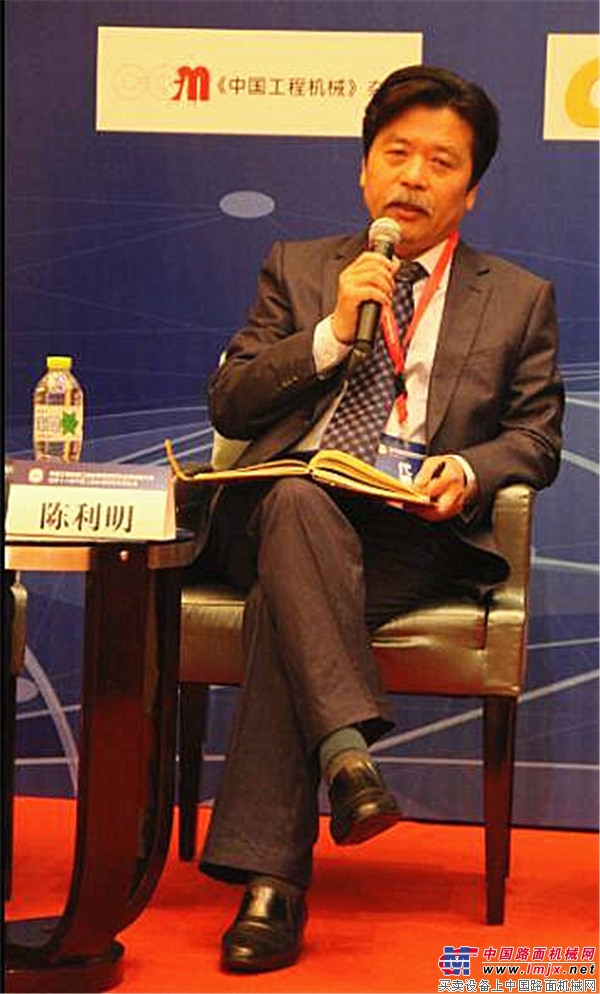 中國工程機械“綠色智能與高質量發展”高層論壇在柳州舉行