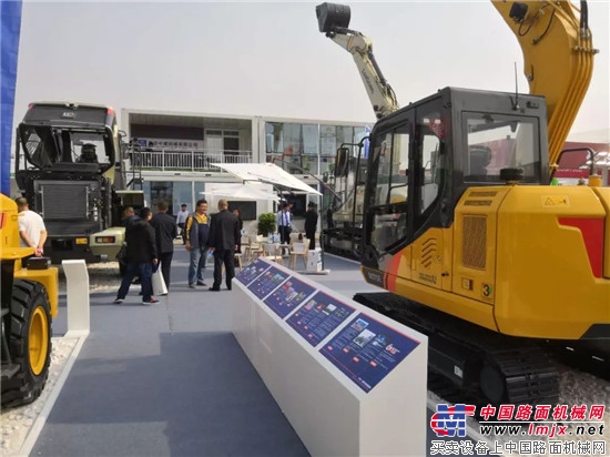 中国制造，建设中国雄安！柳工设备亮相雄安工程机械展！