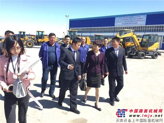 中国驻乌兹别克大使姜岩女士考察徐工乌兹别克合资公司