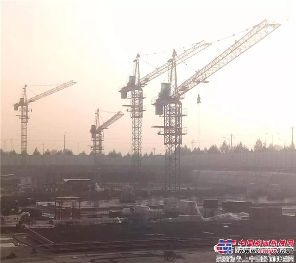 【产品动态】不同臂长TC5510塔机群在南乐安居工程展风采