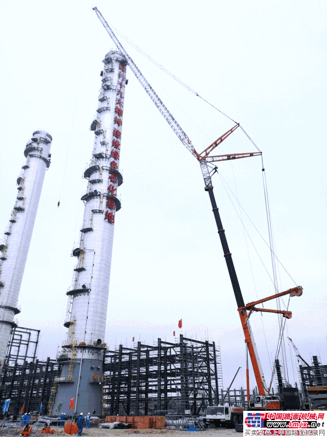 中联重科QAY400挑战高空精细作业 助力浙江石化乙烯项目 