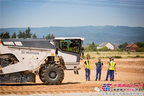 維特根集團機器齊心協力，為邊寧荷夫品牌全新總部建設奠定堅實基礎 