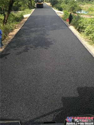 陕建机股份SUM720B摊铺机山东济宁鱼台县显身手