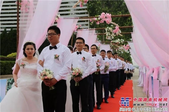 “相约雷沃 我们结婚吧”——雷沃重工20周年集体婚礼浪漫举行 