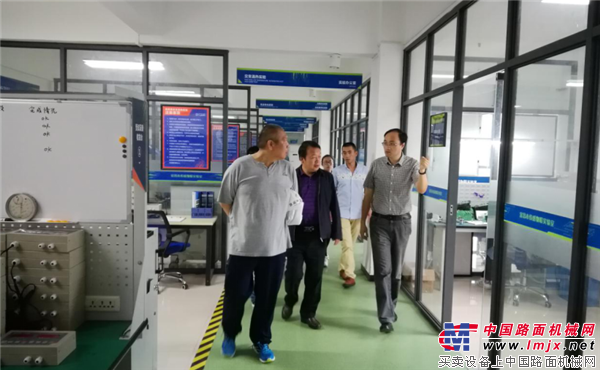国投甘肃小三峡发电公司来实地验收 桥门机安全监控管理系统出厂