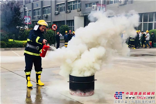 中交西築開展消防安全專項培訓和實操演練