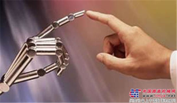 探访三联机械“机器人焊接”：生产线上的智造变革