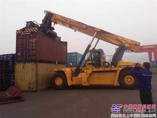 徐工起重机械：60万TEU通江达海抵路，有它就稳了！