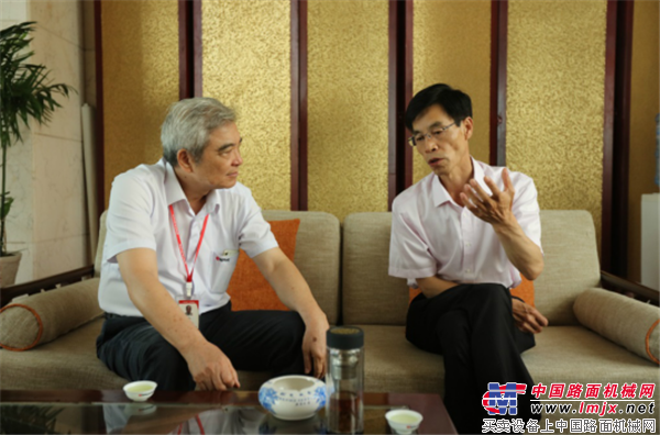 中国砂石协会会长胡幼奕先生到访南方路机  共同探讨砂石骨料绿色环保之路 