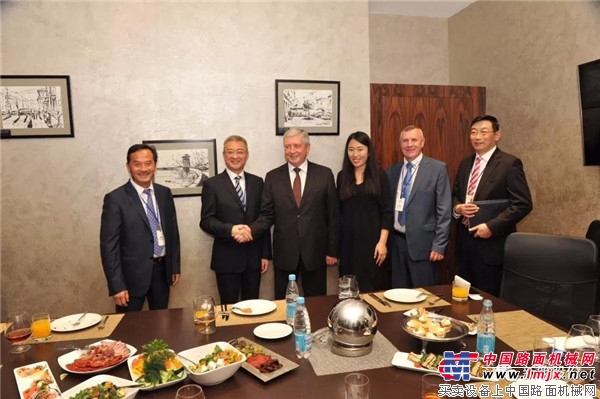 四川发展、新筑股份、上海奥威与白俄罗斯市政机车厂签署战略合作协议