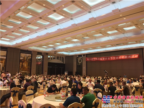 徐州工程机械商会第七届伏羊文化节暨卡特路面设备（徐州）夏季技术交流会举行