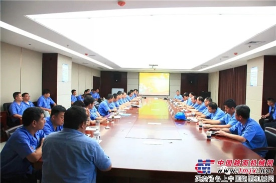 陕建机2018年上半年营销总公司工作总结会圆满落幕 