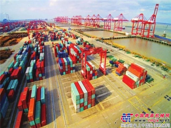 “一个月48.72万标箱！”江苏第一外贸大港吞吐量再创新高的背后有啥“神助攻”？