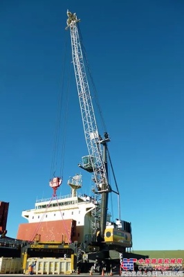 Qube公司为贝尔湾的港口订购利勃海尔LHM 420 起重机 
