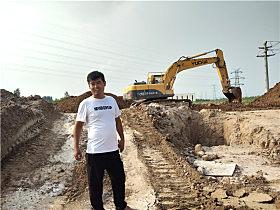 玉柴用戶吳國旭有一台玉柴YC230LC-8挖掘機在工地施工