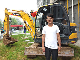 李杨和他的YC60-9玉柴小挖