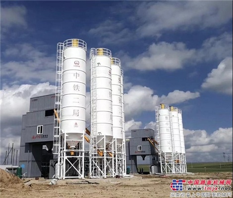 战高原斗酷暑—方圆搅拌站青海湖畔展英姿