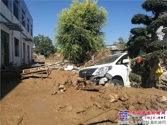 关注！山工抢险救援进行时，向奋战的志愿者致敬