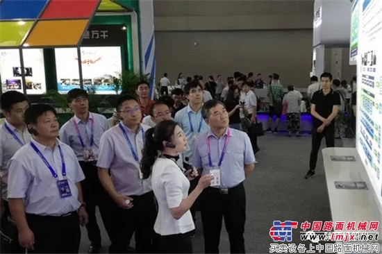 陕建机产品亮相中国国际智能产业博览会
