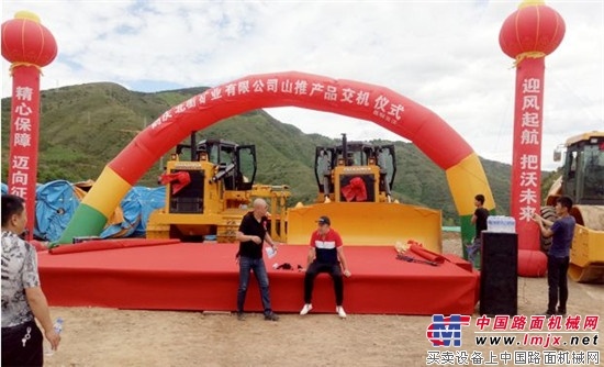 山推移设机助力云南金矿施工 
