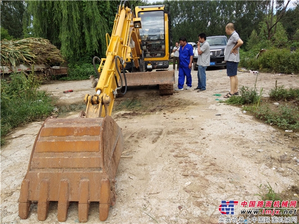 玉柴YC-9小挖助北京用户走上致富路