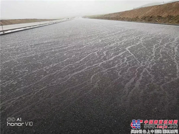 中大機械：烏蘭巴托中麵層雨後效果