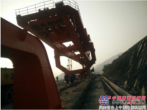微特架橋機安全監控管理係統助力漢十高鐵建設