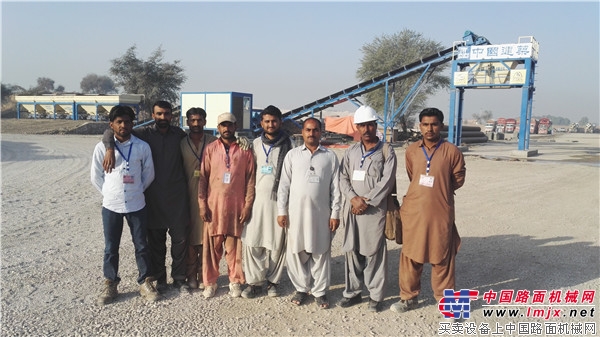 亚龙筑机为中建巴基斯坦PKM项目主线贯通提速