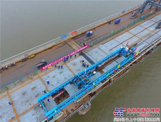 徐工桥梁装备助力九江长江大桥修复升级 