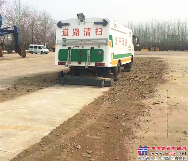 施卫普路面干洗机惊艳亮相2018年河南省干线公路养护工职业技能竞赛
