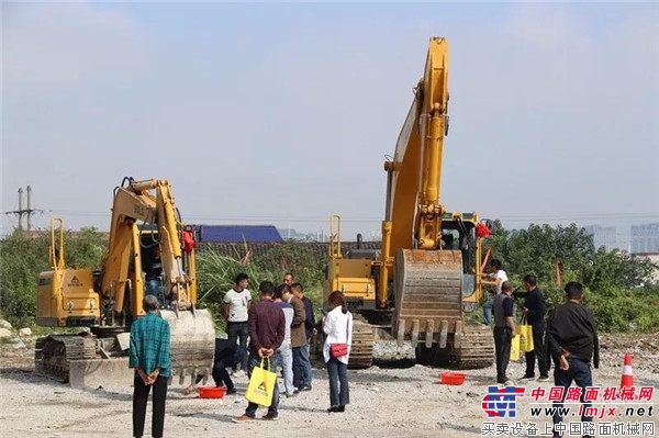 圍觀！山東臨工張家界客戶試乘試駕體驗會圓滿舉辦！